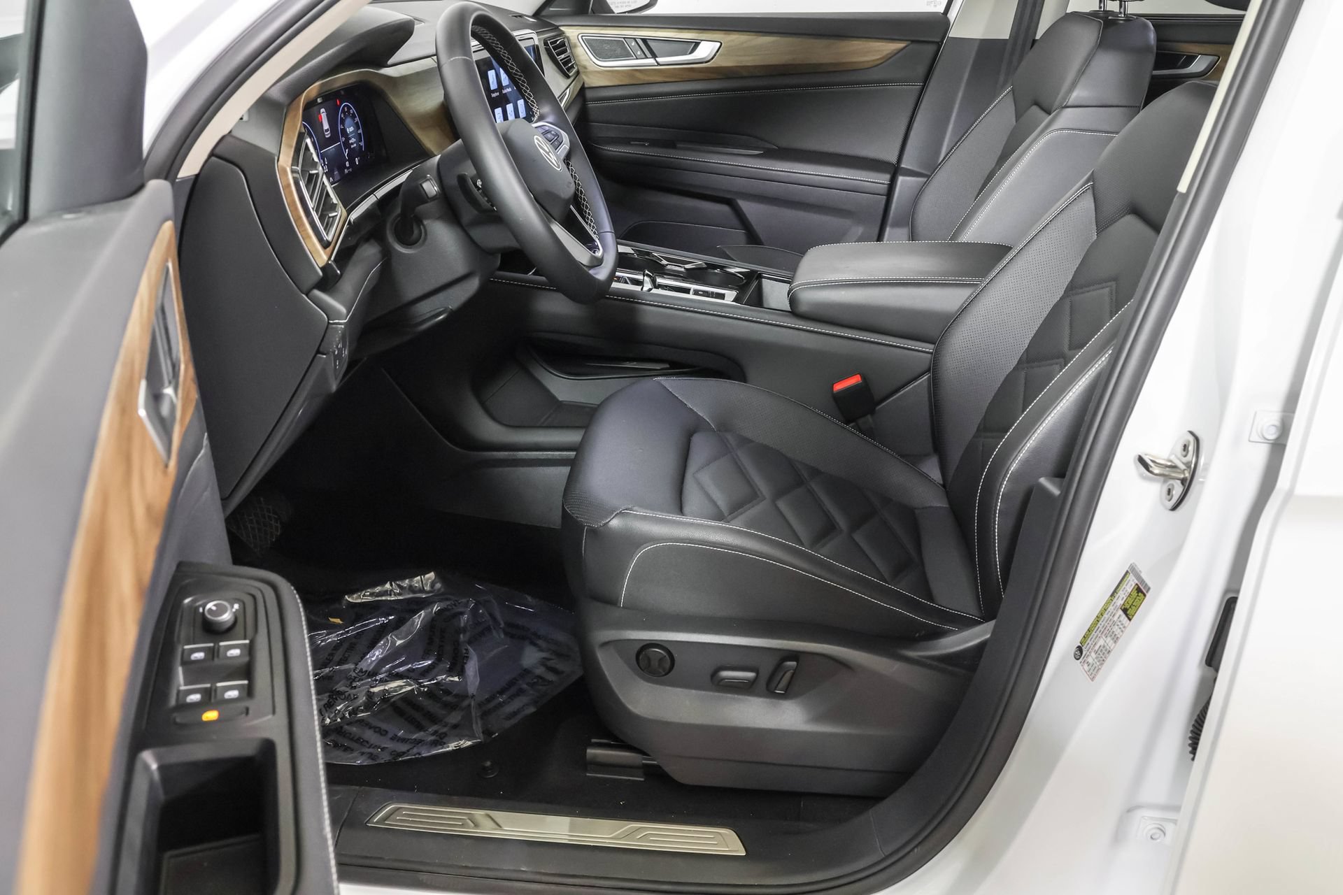 Used 2026 Volkswagen Atlas SE w/ Panoramic Sunroof Package AWD/4WD image 22