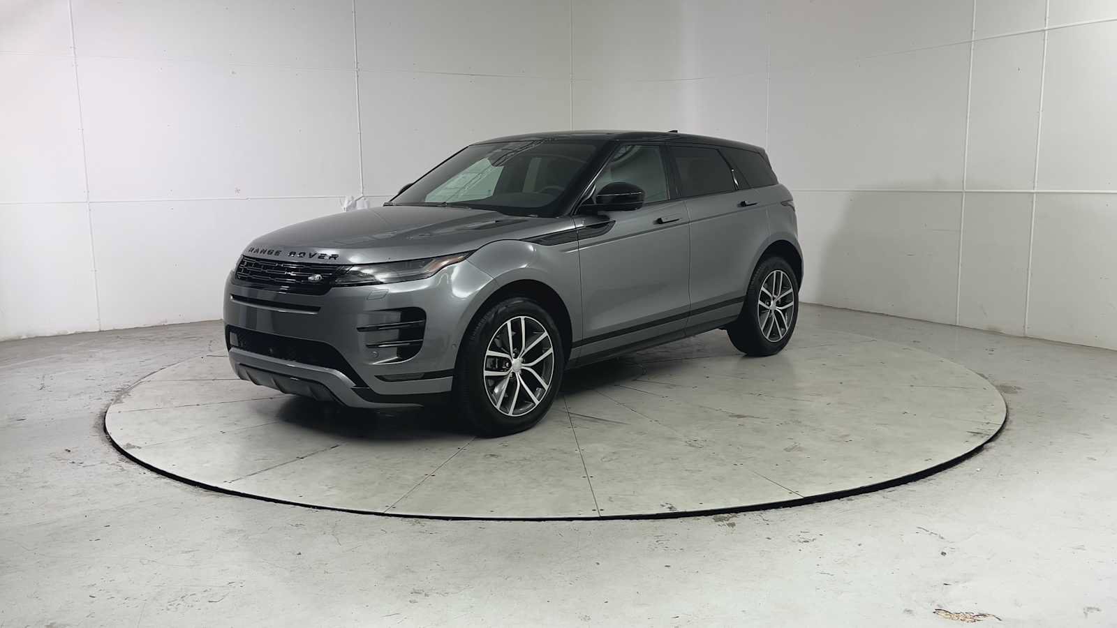 Used 2025 Land Rover Range Rover Evoque Dynamic SE AWD/4WD image 6