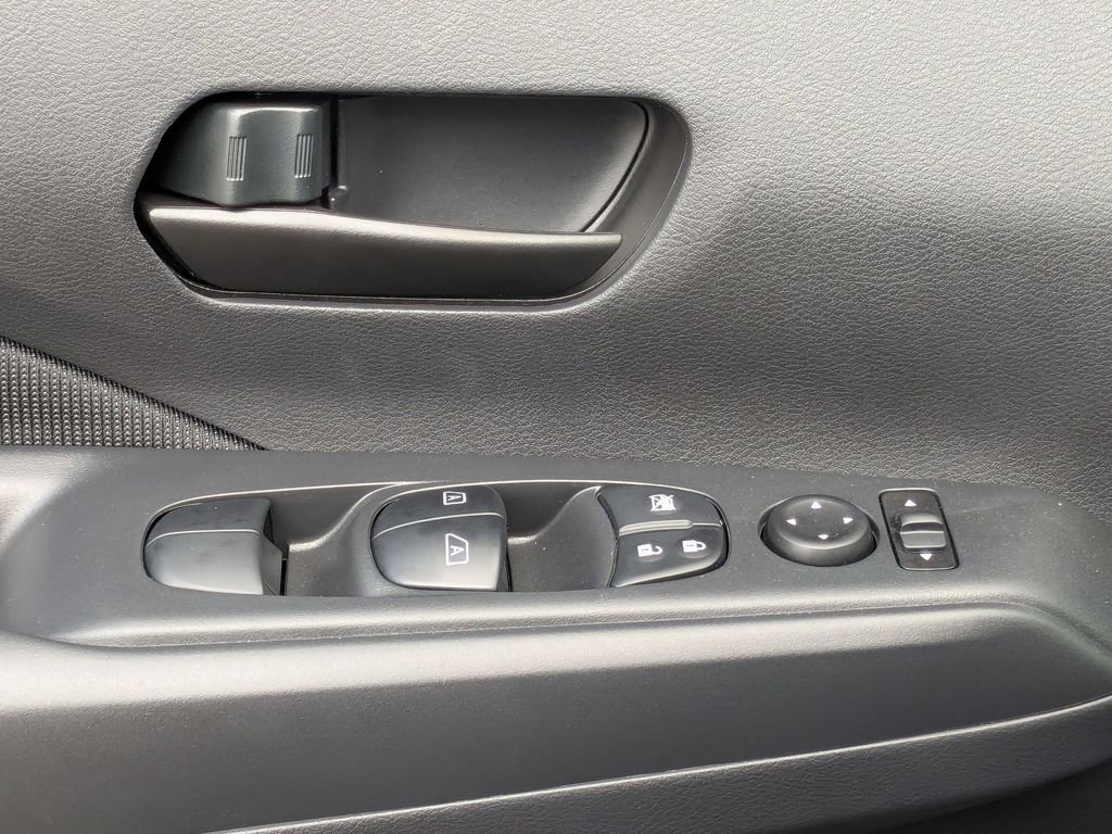Certified 2025 Nissan Kicks Play S image 12