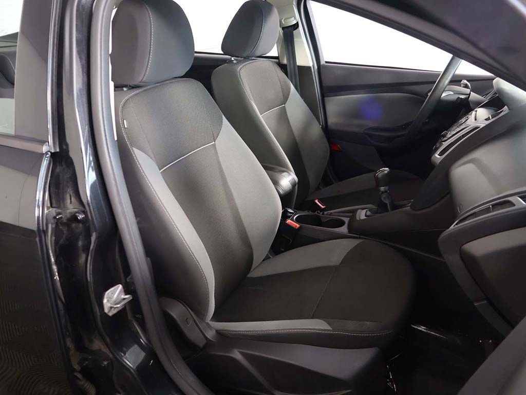 Used 2014 Ford Focus SE FWD image 24