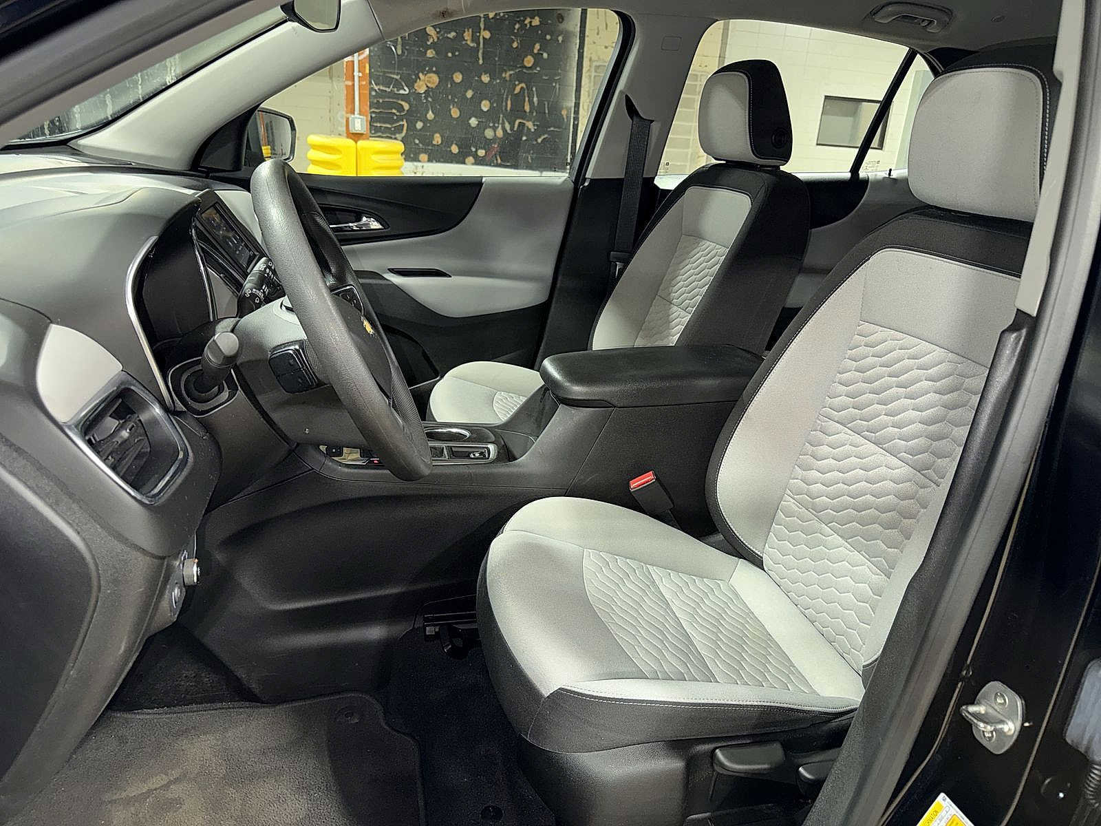 Used 2021 Chevrolet Equinox LS AWD/4WD image 15