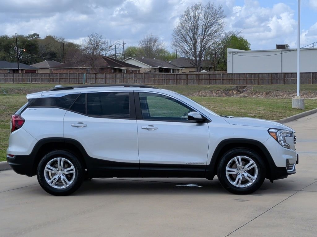 Used 2022 GMC Terrain SLE w/ Driver Convenience Package image 9