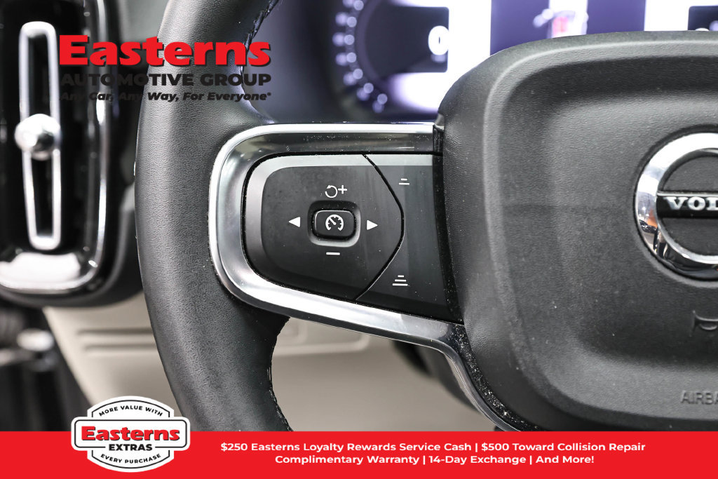 Used 2023 Volvo XC40 B5 Plus AWD/4WD image 16