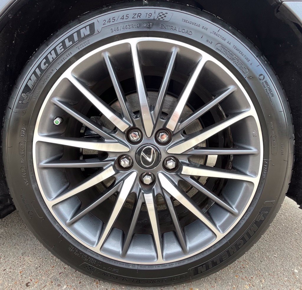 Used 2014 Lexus LS 460 w/ F Sport Package RWD image 12