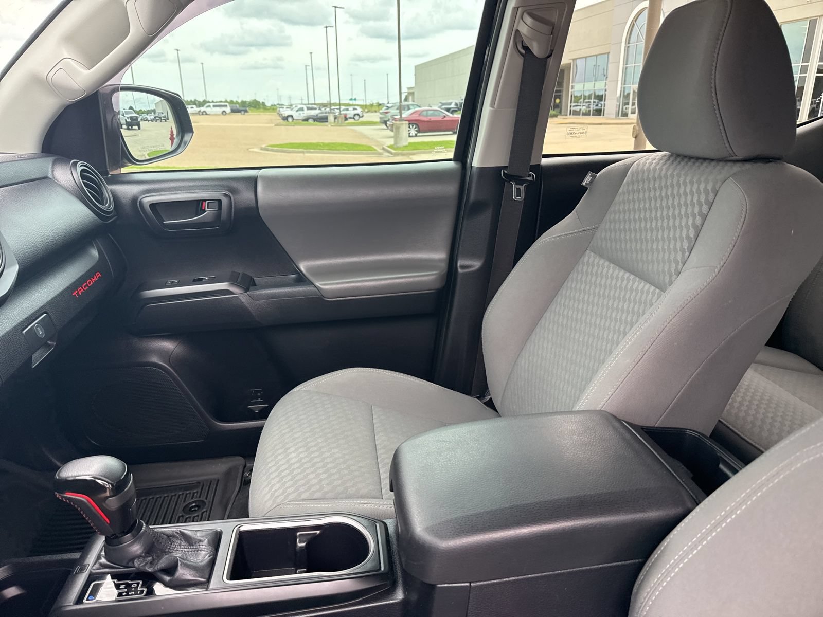 Used 2020 Toyota Tacoma SR w/ SR Convenience Package RWD image 10