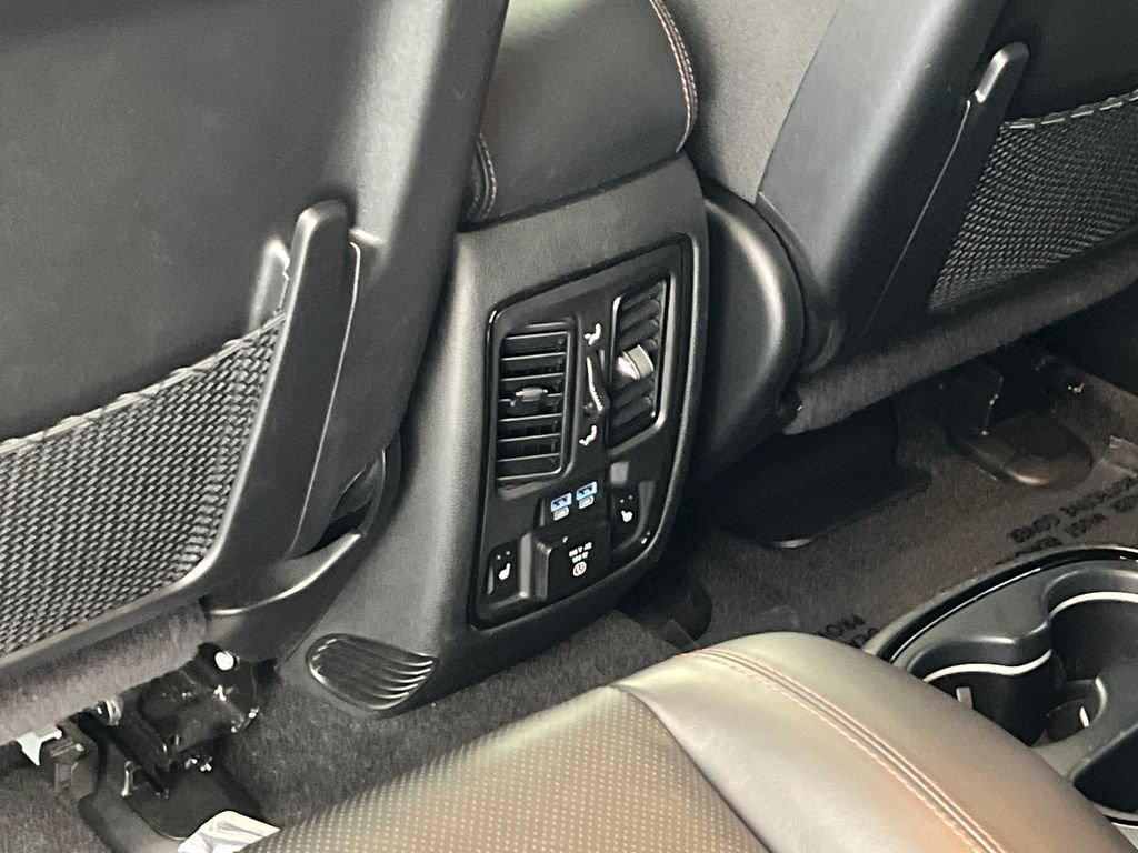 Used 2021 Dodge Durango R/T w/ Technology Group AWD/4WD image 38