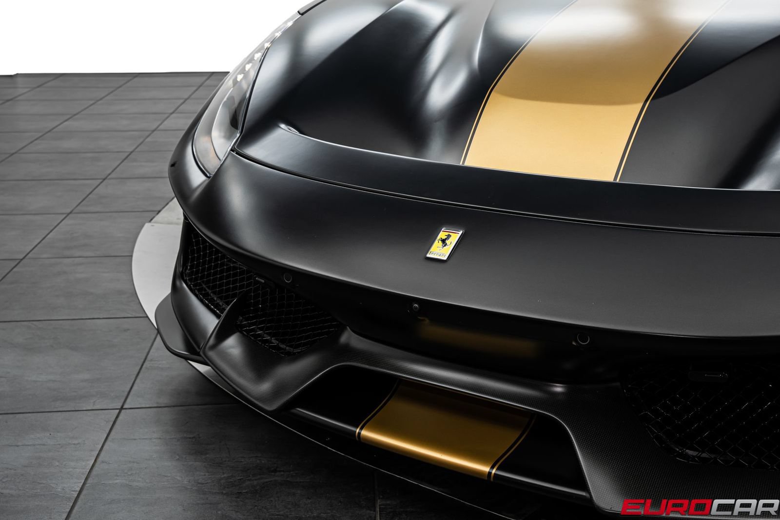 Used 2020 Ferrari 488 Pista Coupe RWD image 13