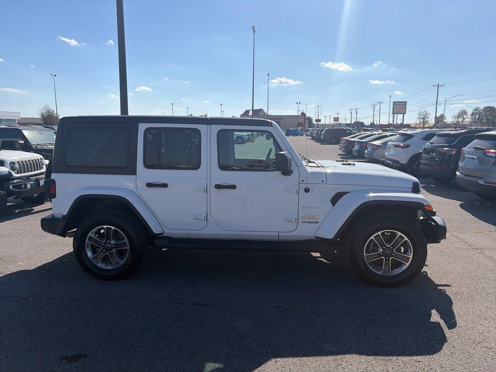 Used 2018 Jeep Wrangler Unlimited Sahara AWD/4WD image 7