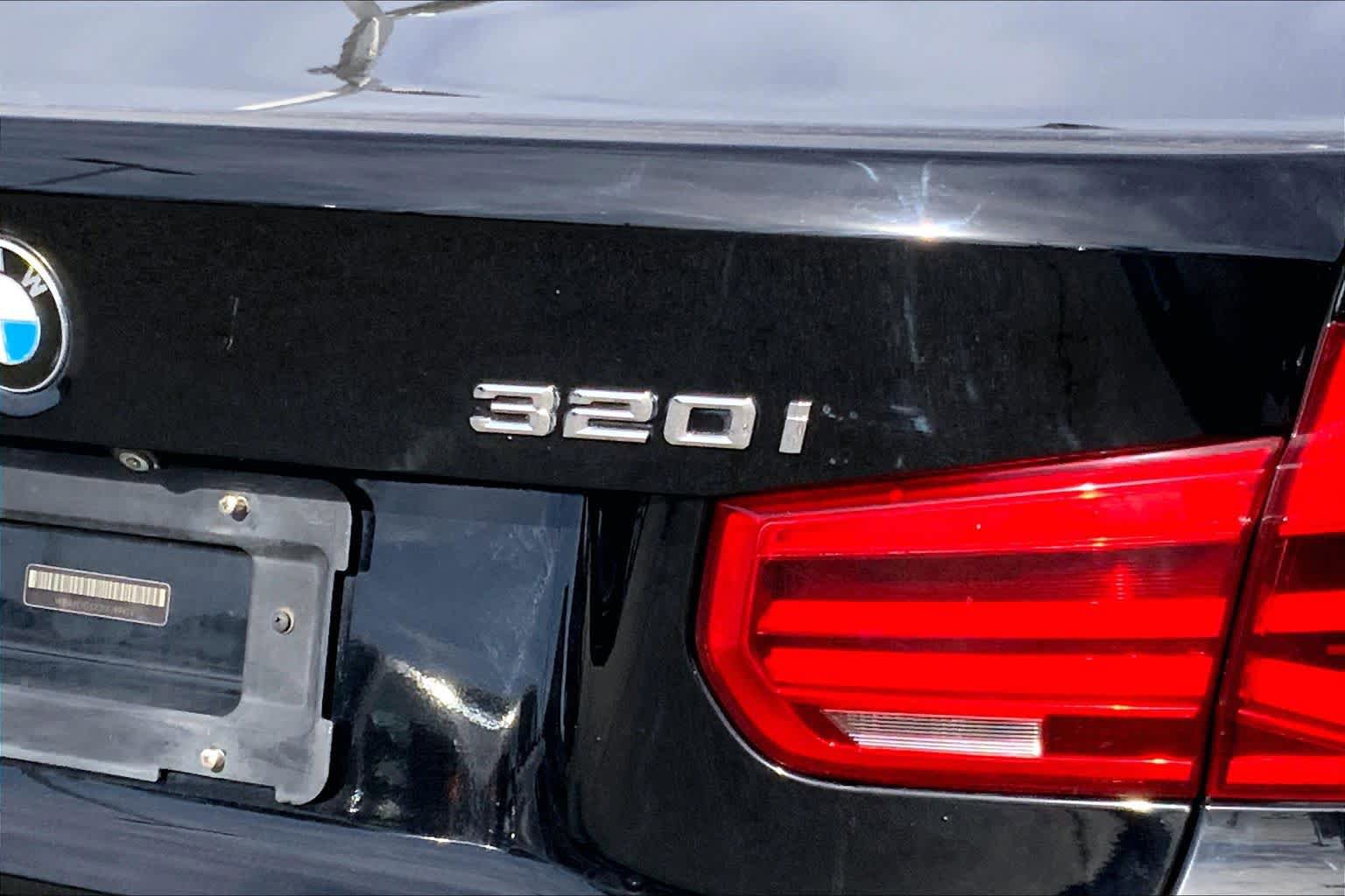 Used 2018 BMW 320i Sedan image 28