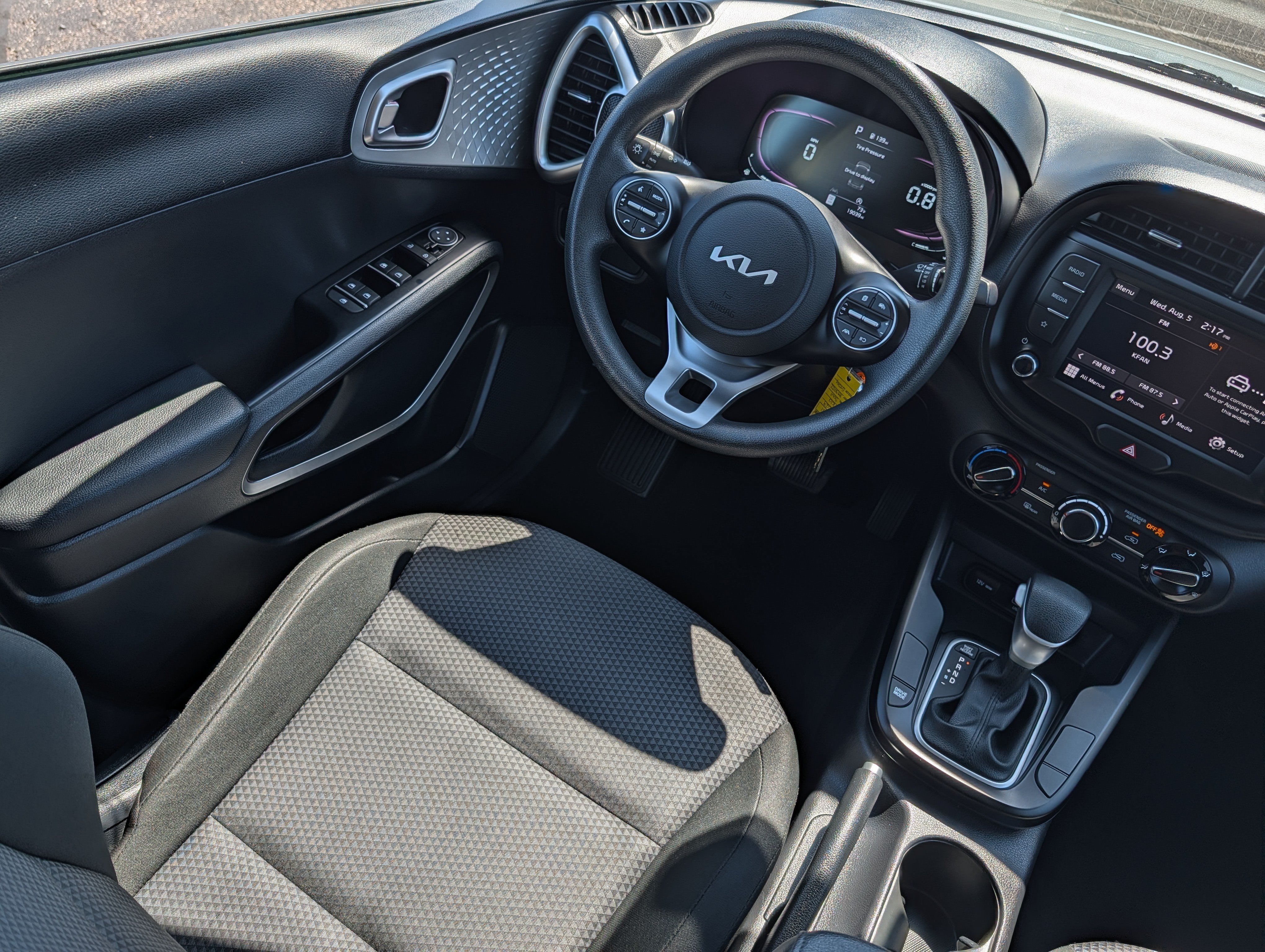 Certified 2023 Kia Soul LX w/ Option Group 015 FWD image 9