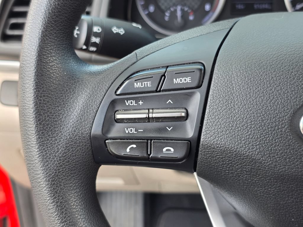 Used 2020 Hyundai Elantra SE FWD image 23