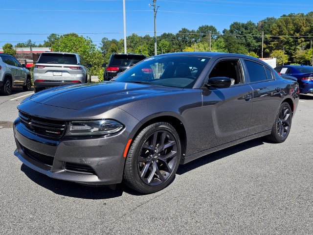 Used 2020 Dodge Charger SXT w/ Blacktop Package RWD image 3