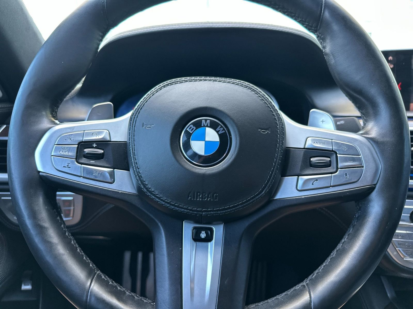 Used 2019 BMW M760i xDrive w/ Luxury Rear Seating Package AWD/4WD image 26