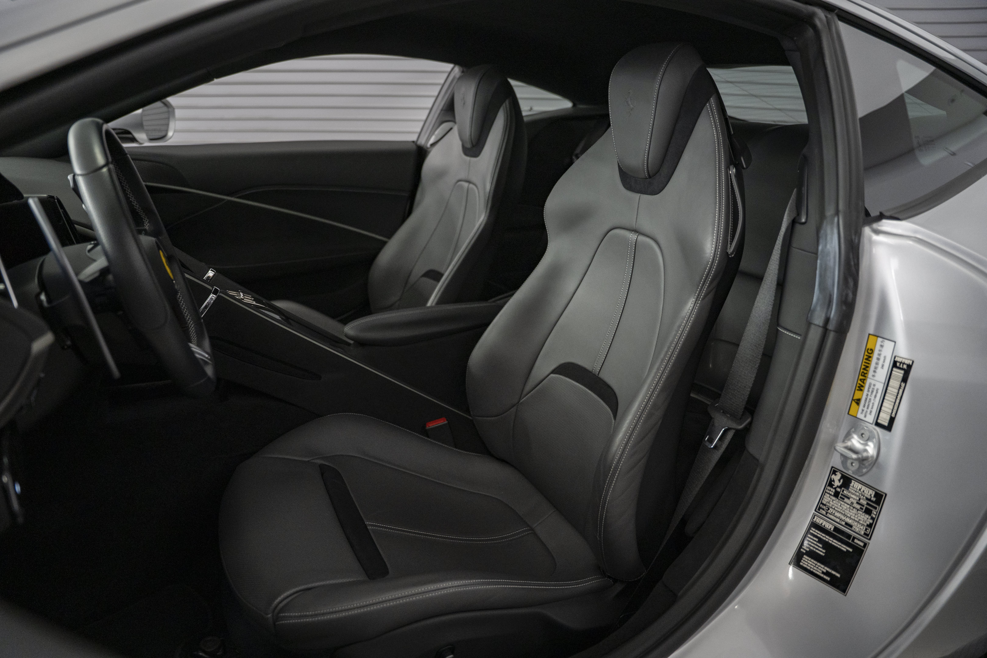 Used 2021 Ferrari Roma RWD image 22