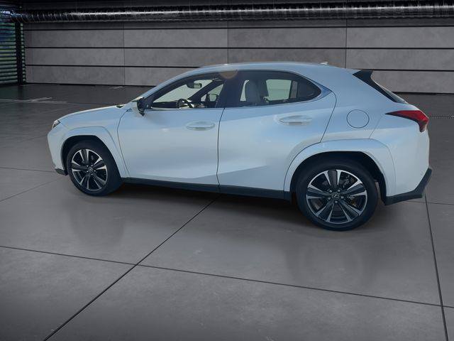Certified 2022 Lexus UX 200 w/ Premium Package FWD image 5