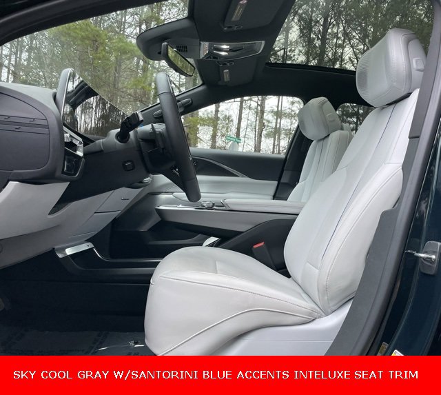 Used 2024 Cadillac Lyriq Luxury image 2