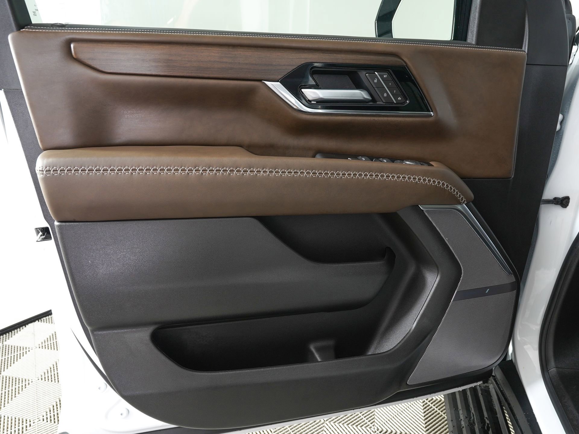 Used 2026 GMC Yukon Denali Ultimate AWD/4WD image 17
