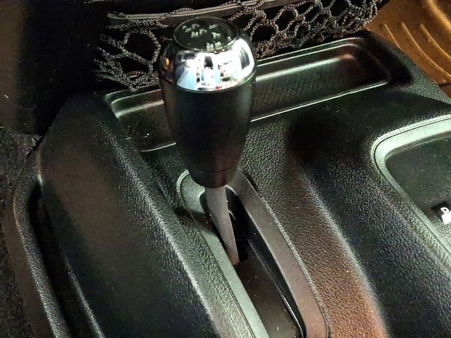 Used 2016 Jeep Wrangler Unlimited Sahara image 21