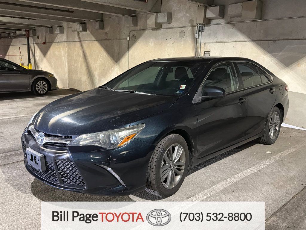 Used 2015 Toyota Camry SE FWD image 1
