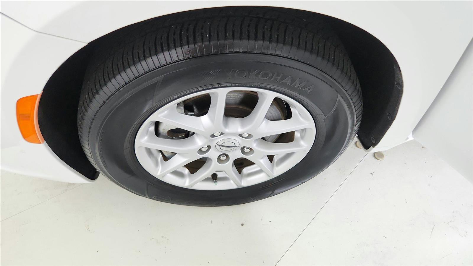 Used 2023 Chrysler Pacifica Touring-L FWD image 30