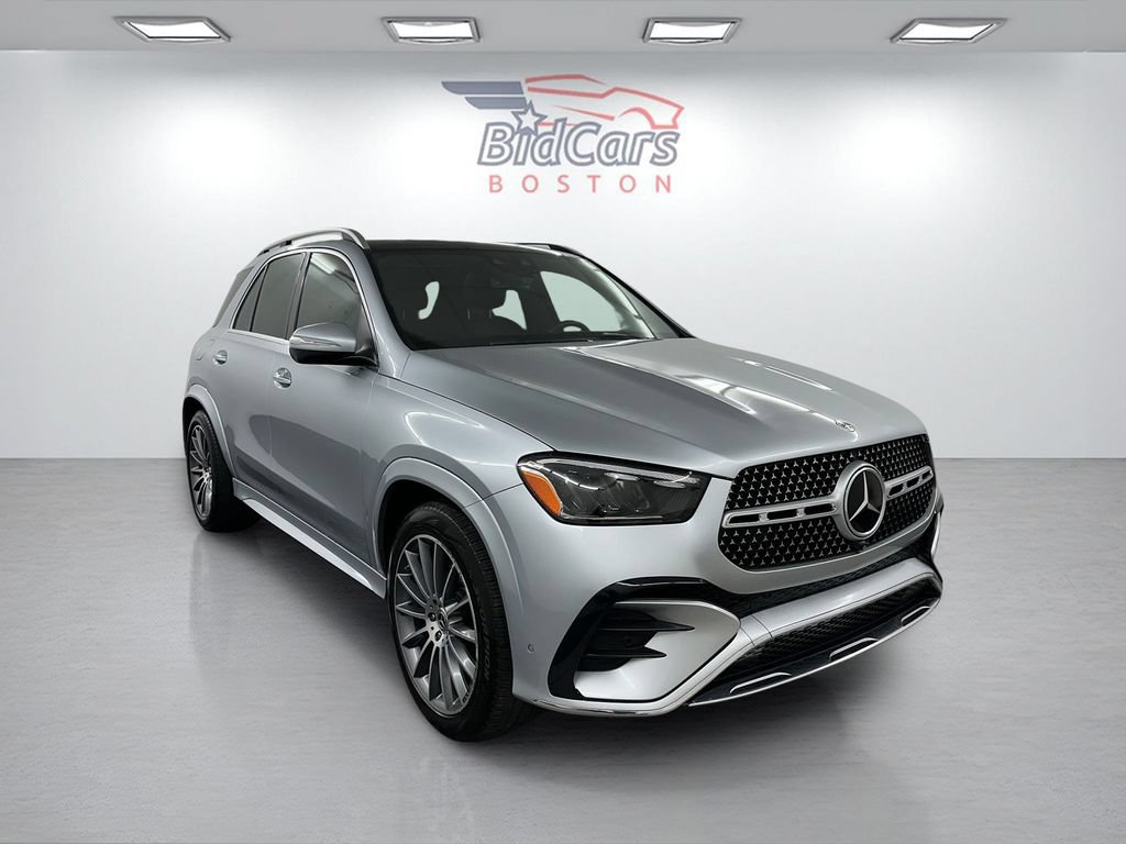 Used 2024 Mercedes-Benz GLE 450 4MATIC w/ AMG Line Exterior image 3