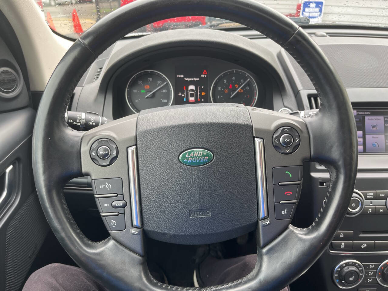 Used 2013 Land Rover LR2 HSE w/ HSE Pkg image 19