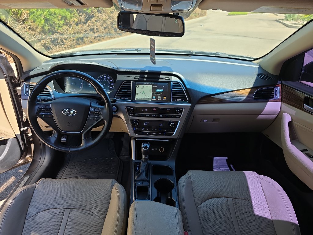 Used 2017 Hyundai Sonata Limited w/ Tech Package 03 FWD image 5