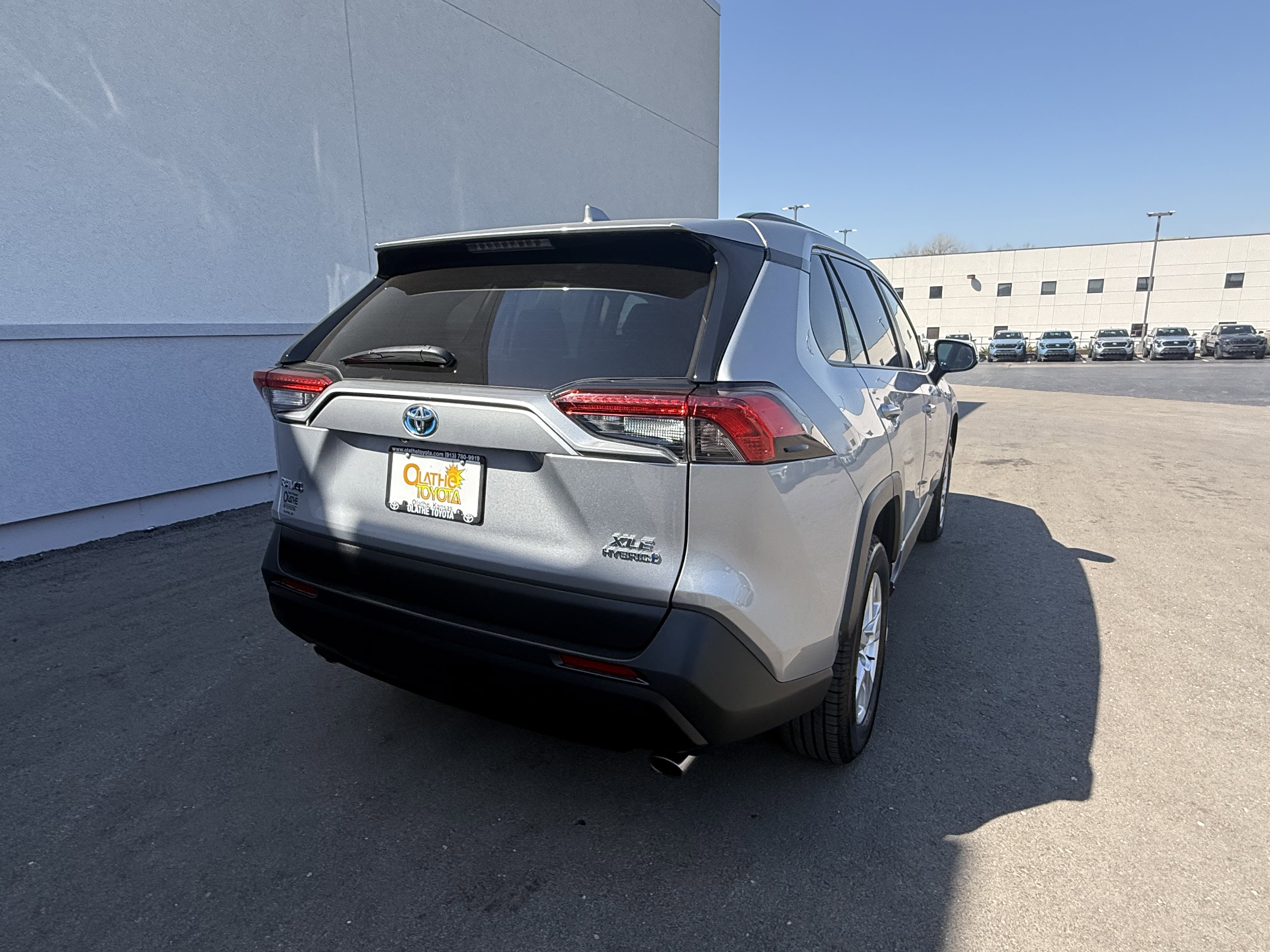 Certified 2021 Toyota RAV4 XLE w/ Convenience Package image 15