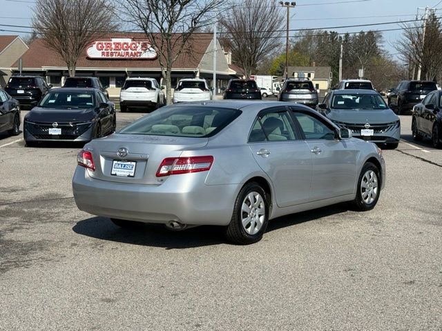 Used 2011 Toyota Camry LE image 5
