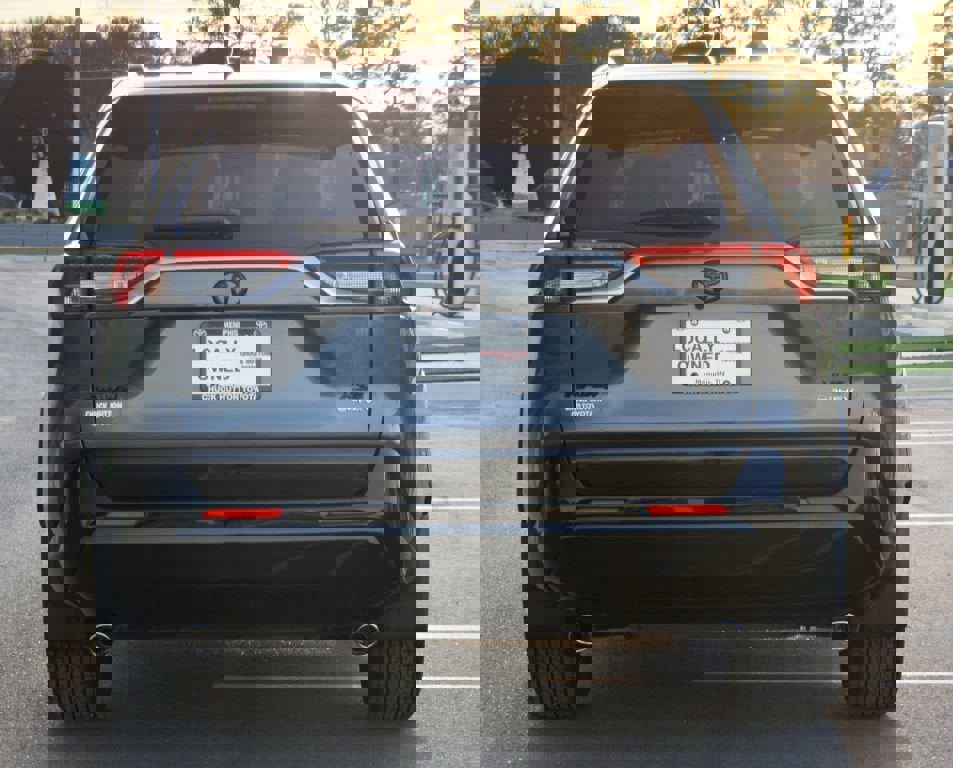 Used 2025 Toyota RAV4 XSE image 3