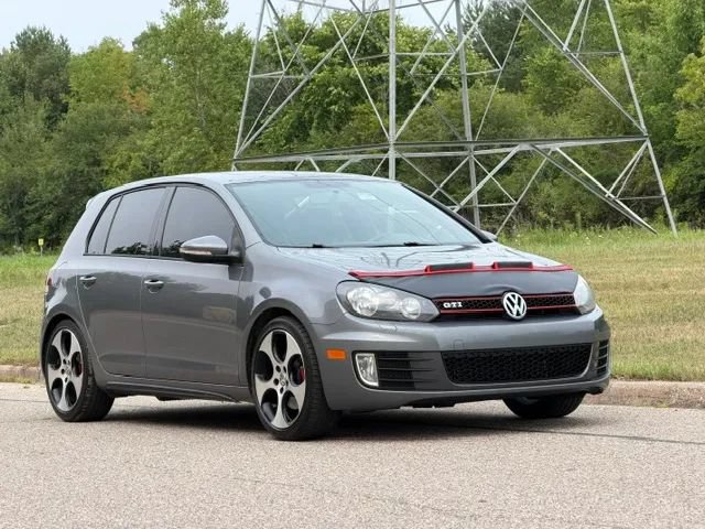 Used 2011 Volkswagen Golf 4-Door FWD image 3