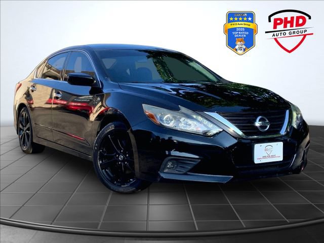 Used 2017 Nissan Altima 2.5 SR w/ Midnight Edition Package FWD image 1