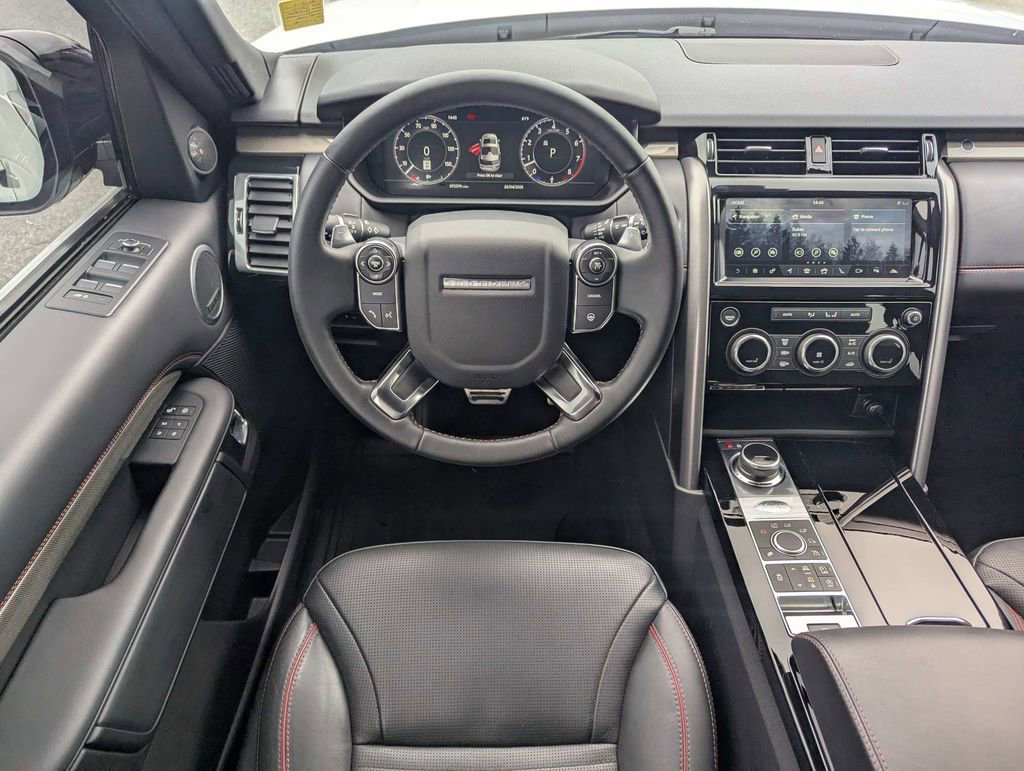 Used 2018 Land Rover Discovery HSE AWD/4WD image 16