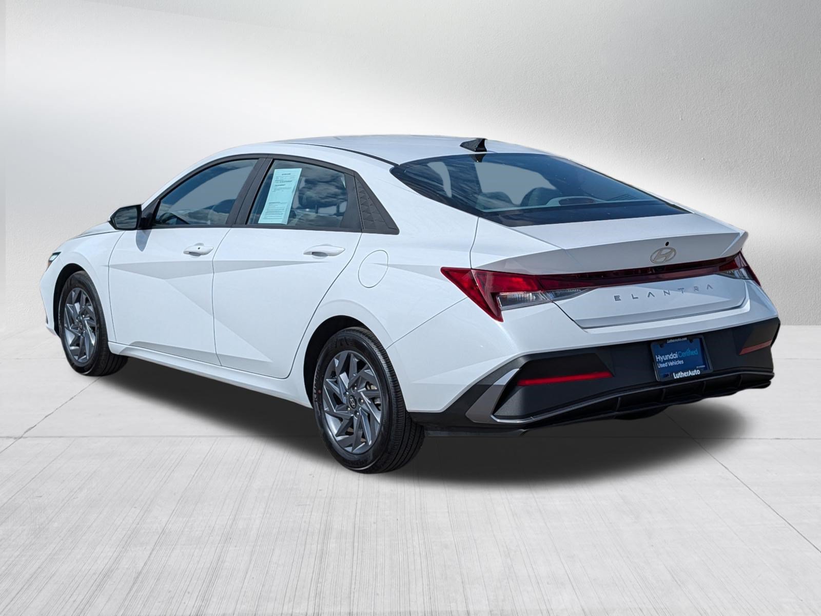 Certified 2024 Hyundai Elantra SEL FWD image 5