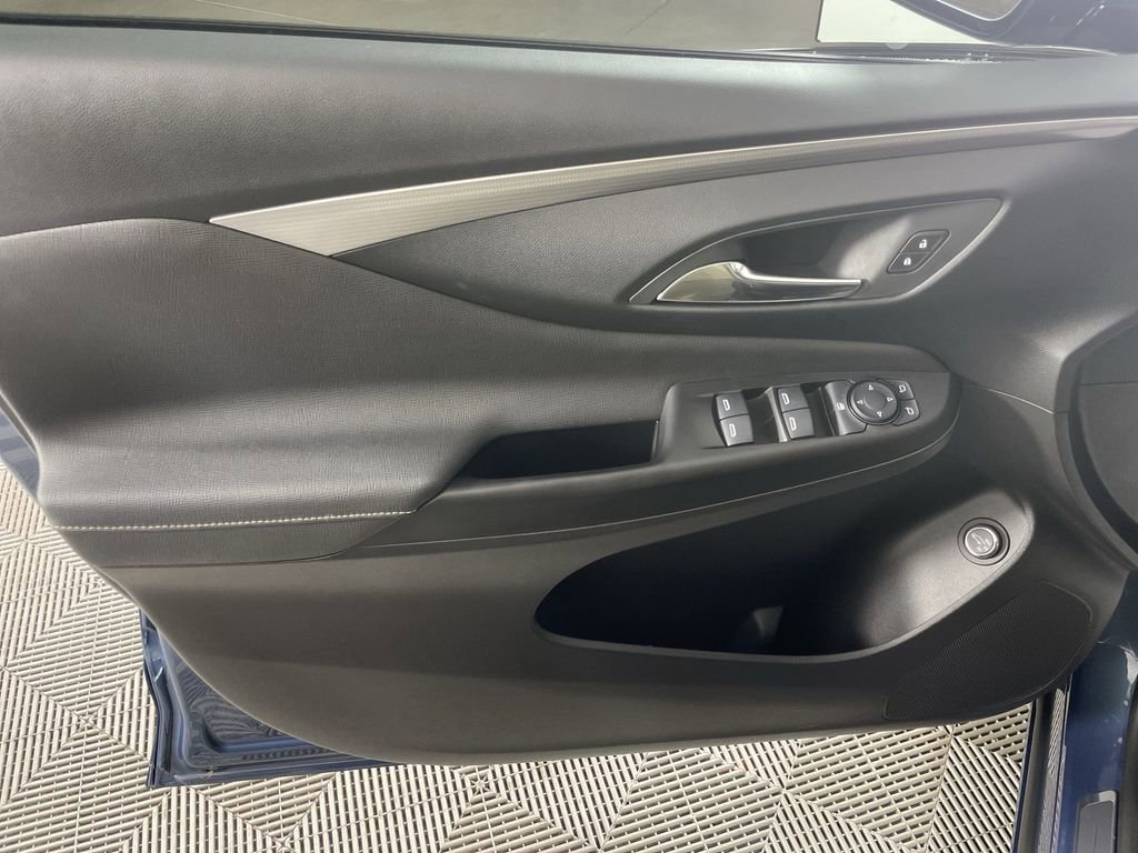 Used 2025 Buick Envista Avenir image 21