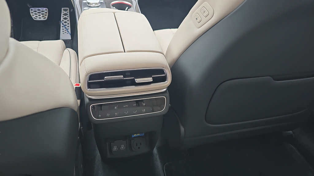 New 2026 Genesis GV80 3.5T e-SC AWD/4WD image 3