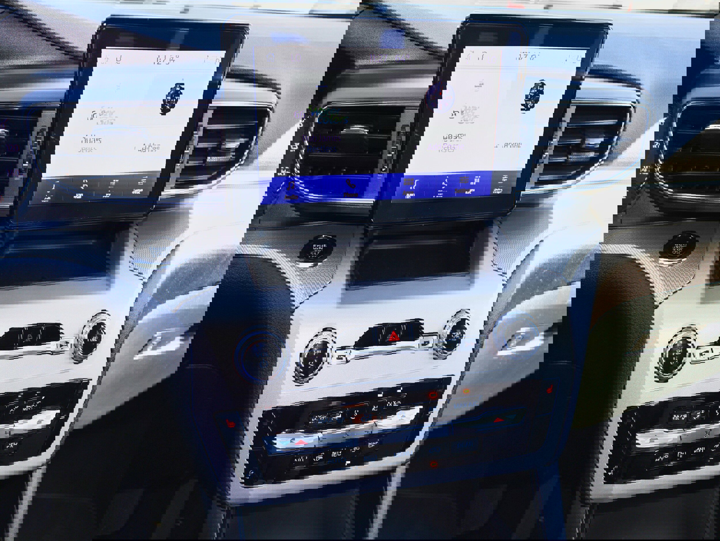 Used 2023 Ford Explorer XLT w/ Equipment Group 202A image 18