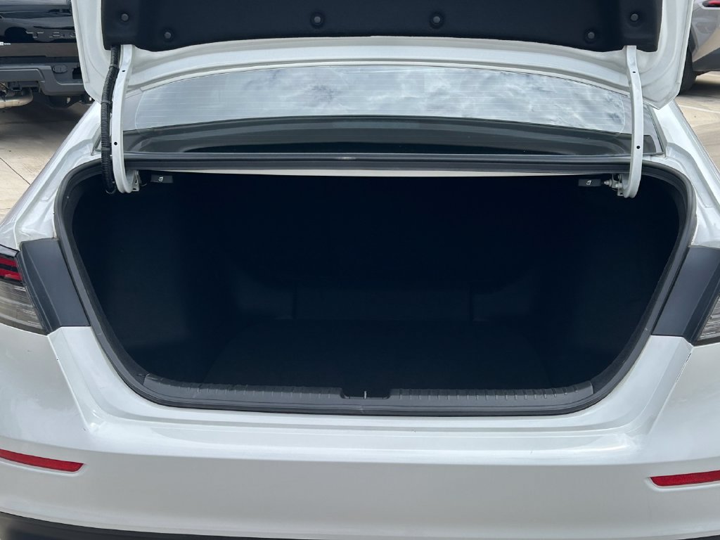 Used 2025 Honda Accord SE image 14