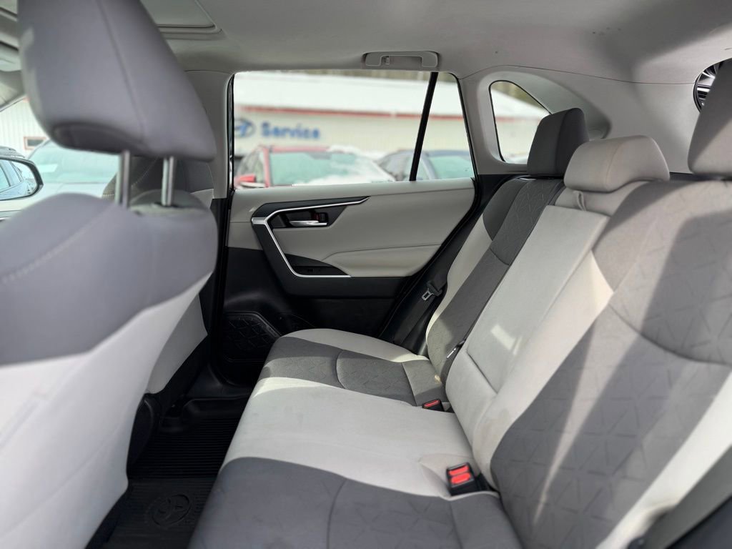 Used 2023 Toyota RAV4 XLE w/ Convenience Package image 6
