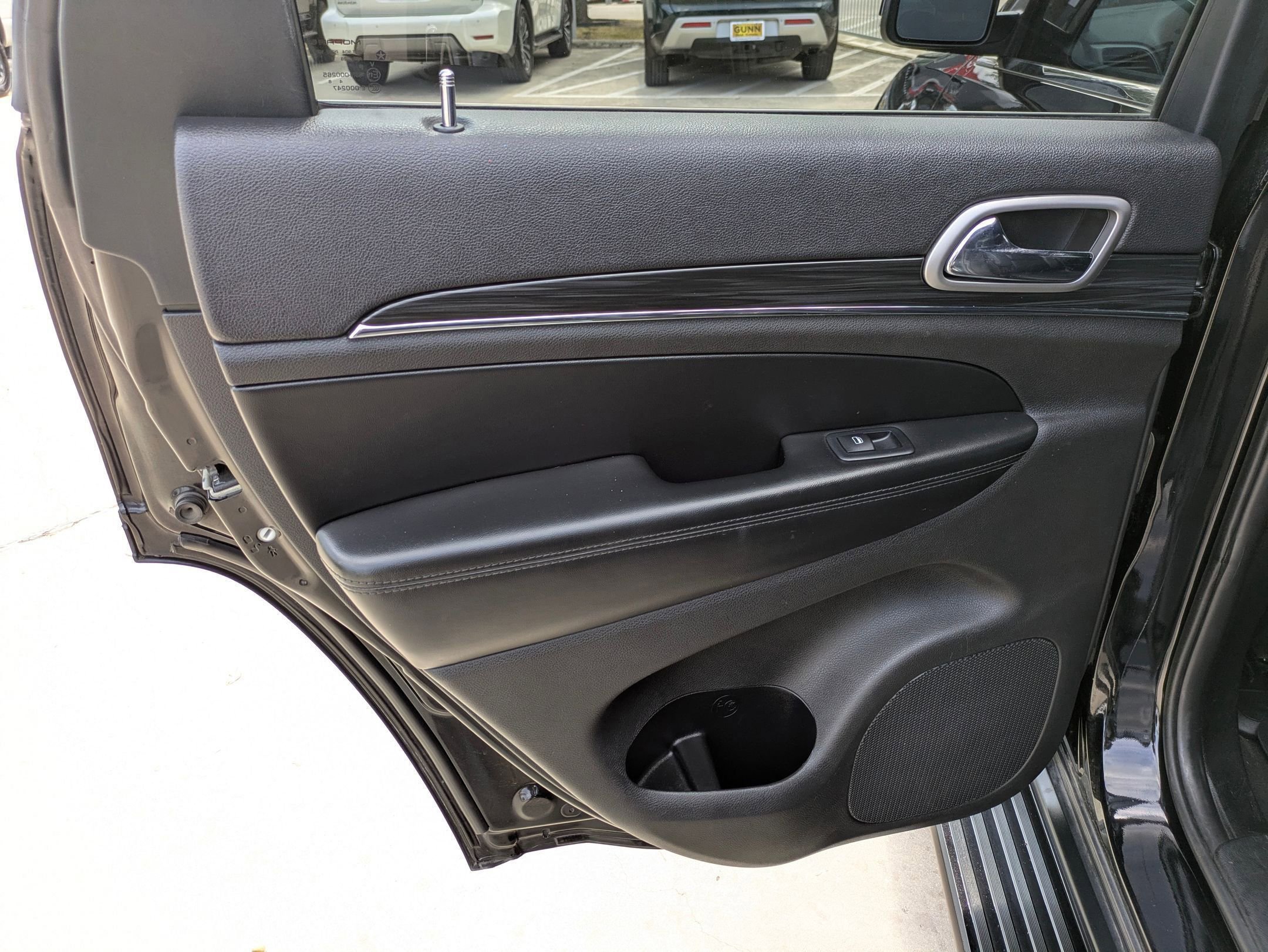 Used 2019 Jeep Grand Cherokee Limited image 15