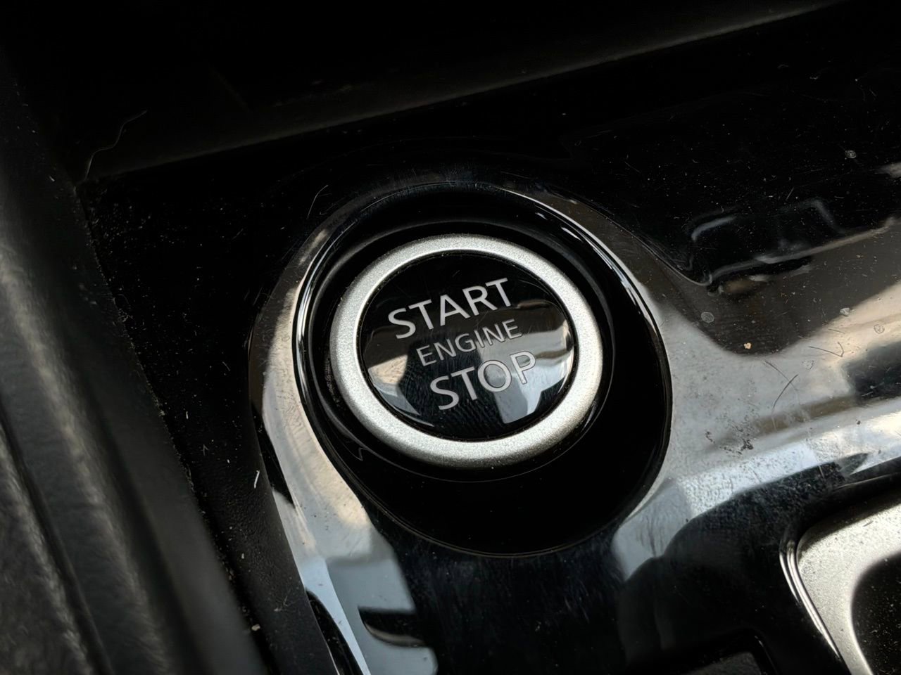 Used 2025 Nissan Versa SV FWD image 22