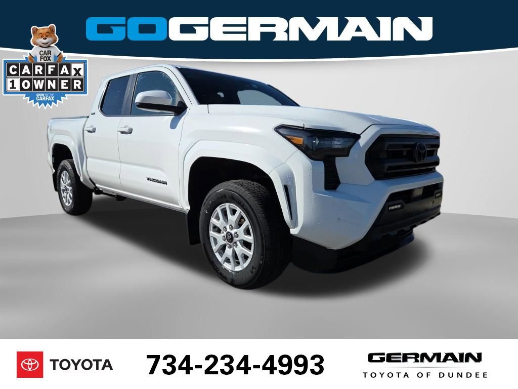 Used 2025 Toyota Tacoma SR5 AWD/4WD image 5
