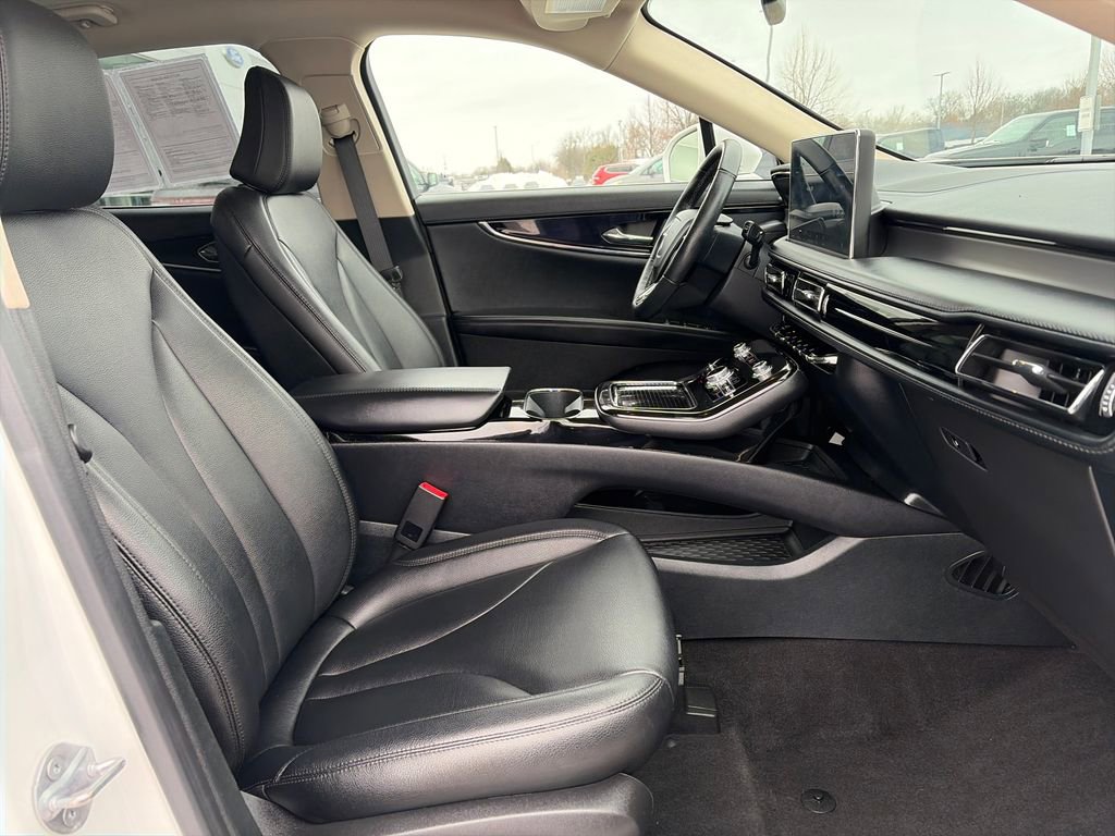 Used 2022 Lincoln Nautilus Standard w/ Premium Package image 12