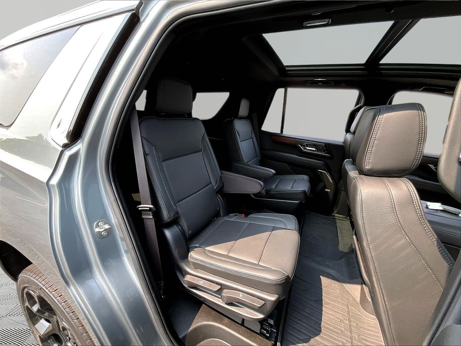 Used 2026 GMC Yukon Denali w/ Sun & Power Step Package AWD/4WD image 24