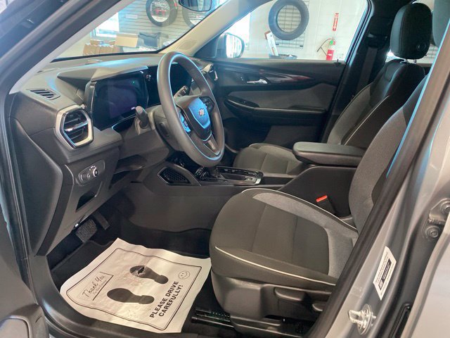 Used 2025 Chevrolet TrailBlazer LT AWD/4WD image 15
