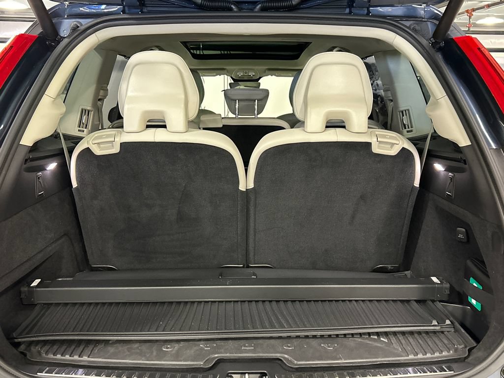 Certified 2025 Volvo XC90 T8 Ultra w/ Protection Package Premier AWD/4WD image 28