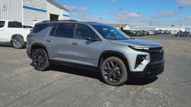 New 2026 Chevrolet Traverse RS w/ LPO, Floor Liner Package image 2