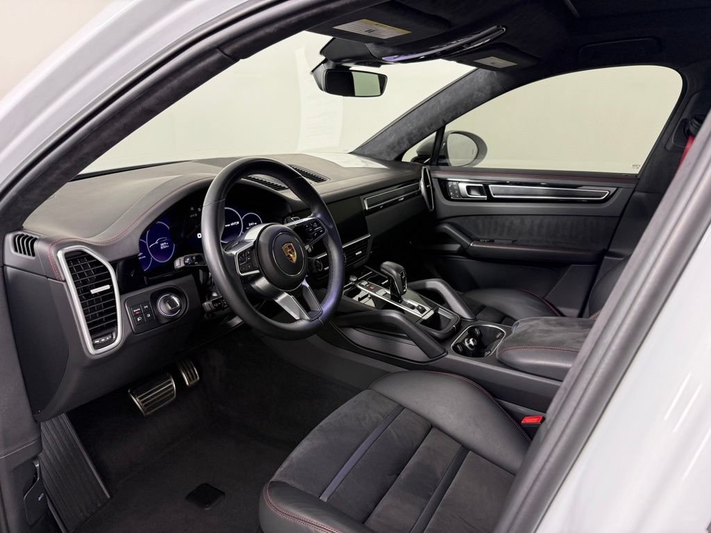 Certified 2023 Porsche Cayenne GTS AWD/4WD image 4