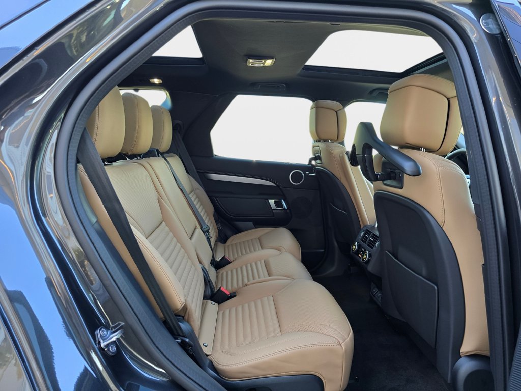 New 2026 Land Rover Discovery Dynamic SE AWD/4WD image 11