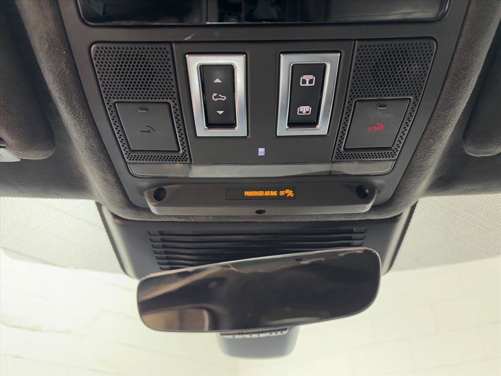 Used 2023 Jaguar F-PACE SVR image 12